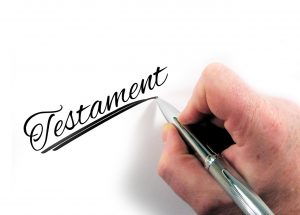 Las herencias llegan en momentos de tristeza y confusión, muchas veces suponen un gran desembolso del que no disponemos o surgen discrepancias en lo heredado.Por eso es importante depositar tu confianza solo donde te van a asesorar correctamente y donde te van a ayudar durante todo el proceso.
En Capital Privado Valencia, sabemos que es un momento delicado para la familia , por eso tratamos contigo de la única forma que sabemos, con respeto y sinceridad, te ayudaremos durante todo el proceso, cubriendo todos los gastos a los que no puedas hacer frente, recopilando la documentación necesaria para tu herencia, hacer la adjudicación y registrarla.
SI nos necesitas solo tienes que llamarnos.